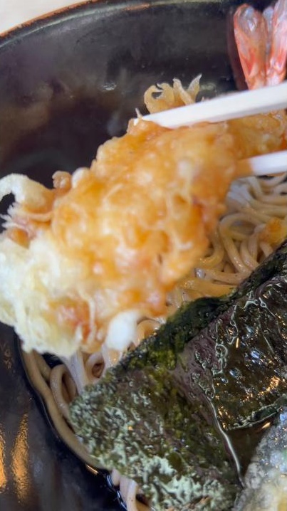 門前蕎麦のプリプリの海老天ぷら